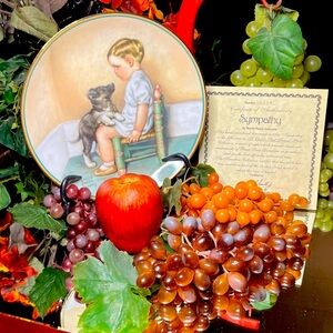 Vintage collector plate (Sympathy) #1009 E still in the original box